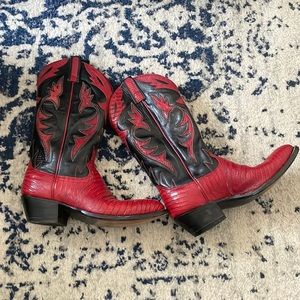Vintage, authentic cowboy(girl) boots